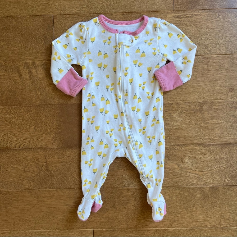 3/$10 CLOUD ISLAND Baby girl pyjamas 0-3m